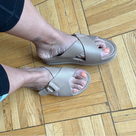 Women’s Strap Sandals - Picture 5 of 5